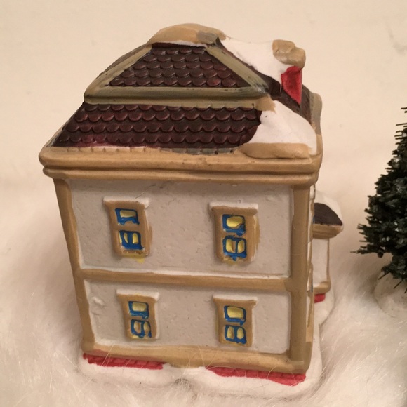 Porcelain Township Hardware Store - Picture 5 of 7